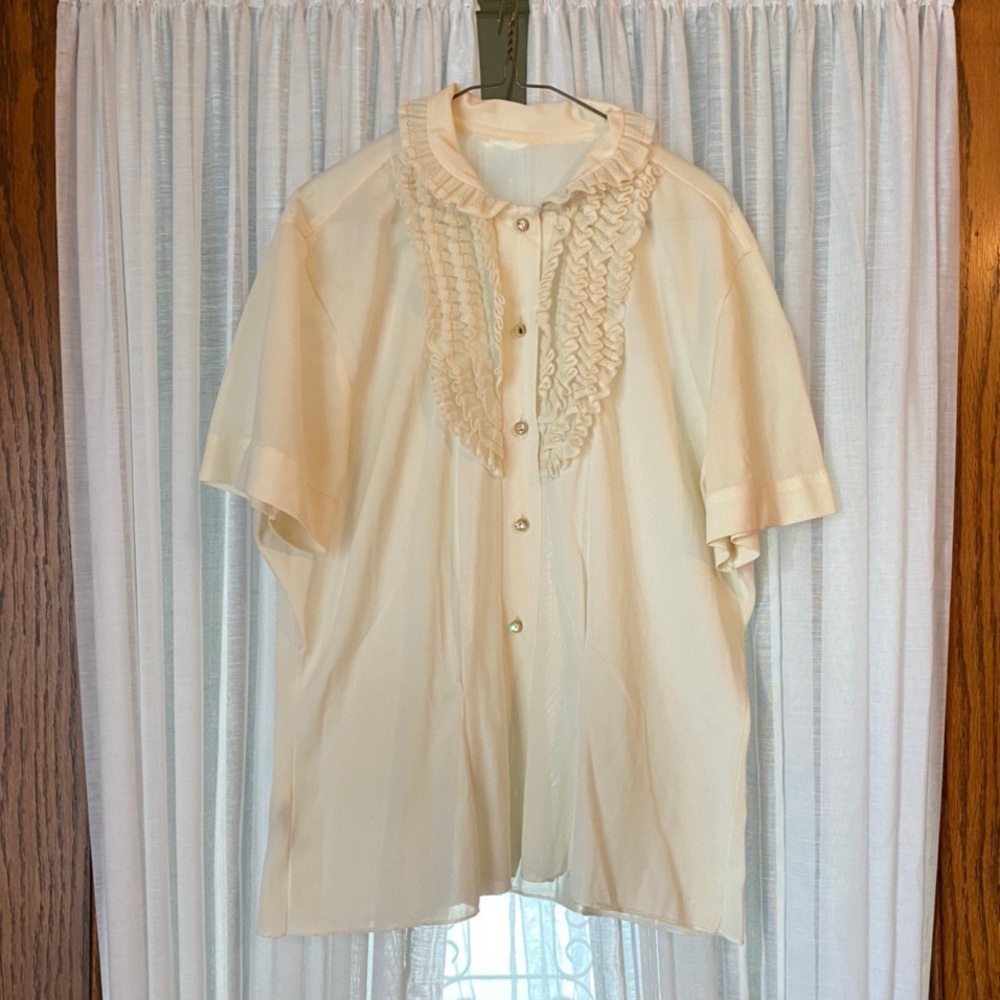Vintage cream colored ruffle button down blouse